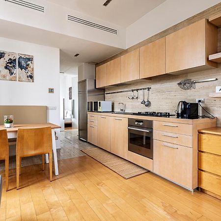 One Bedroom Apartment In Brera Milan Bagian luar foto