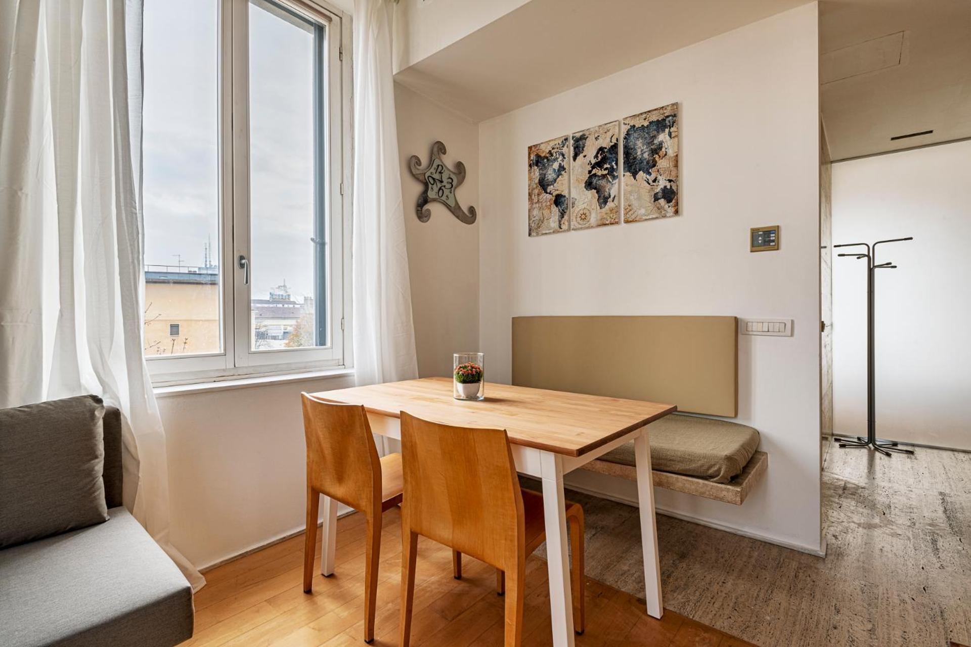One Bedroom Apartment In Brera Milan Bagian luar foto