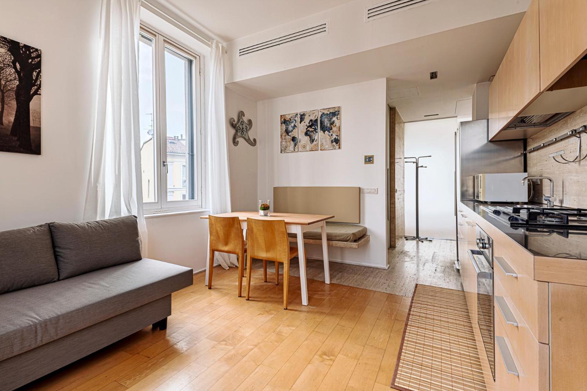 One Bedroom Apartment In Brera Milan Bagian luar foto