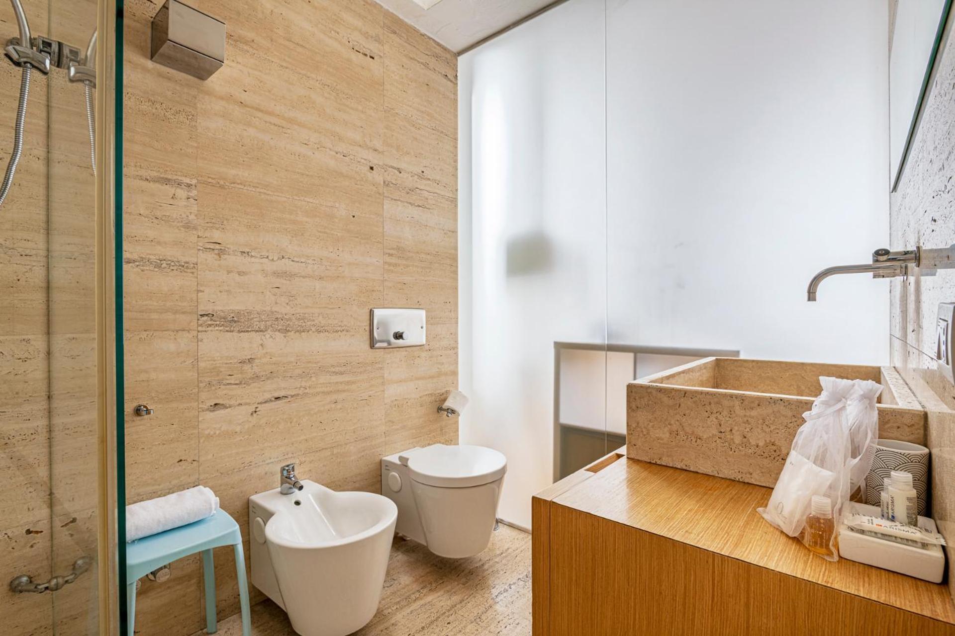 One Bedroom Apartment In Brera Milan Bagian luar foto