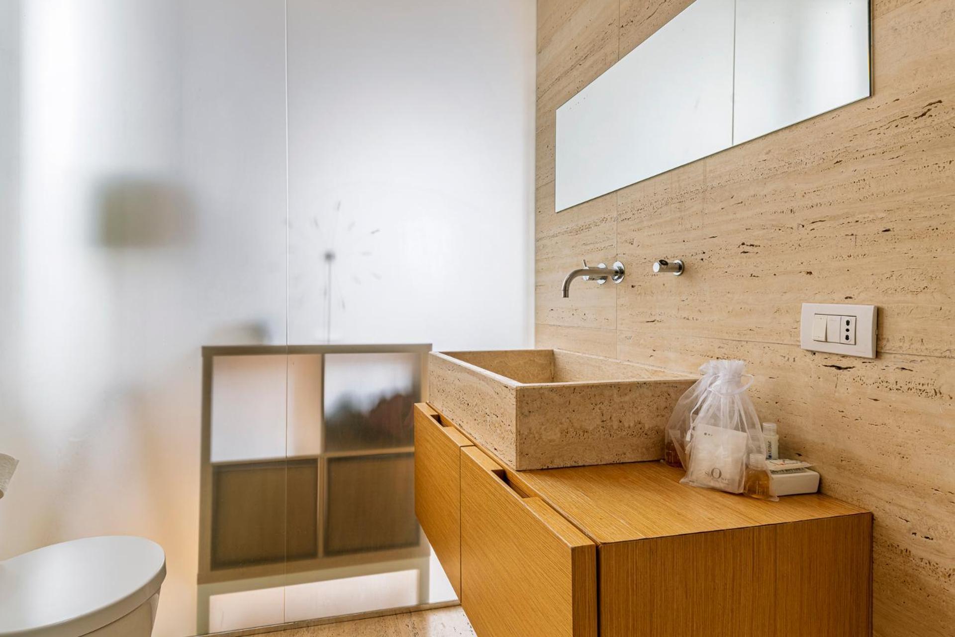 One Bedroom Apartment In Brera Milan Bagian luar foto